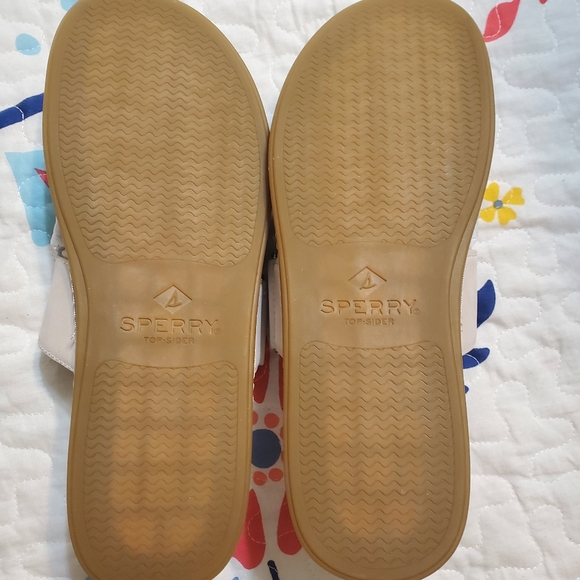 Sperry's - Picture 3 of 4